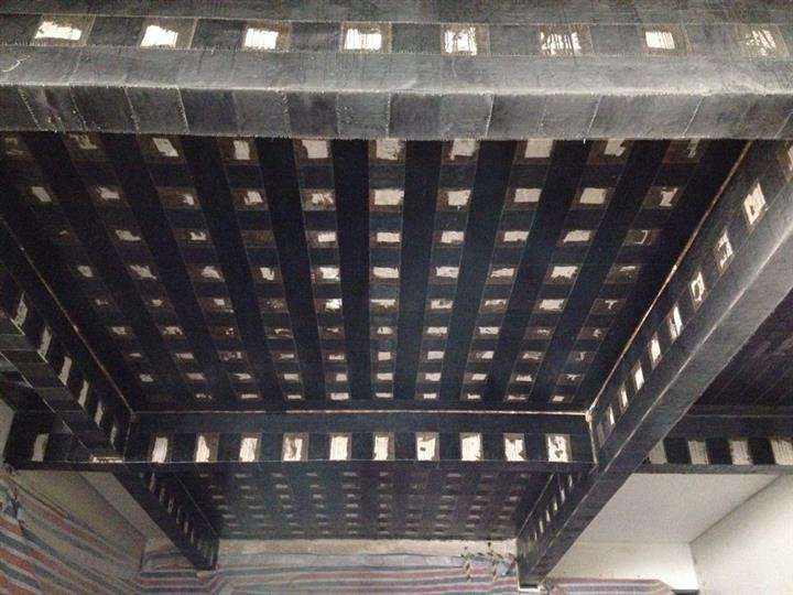 建筑老化損壞，連樓板也出現(xiàn)問題，可選擇碳纖維布進(jìn)行建筑加固